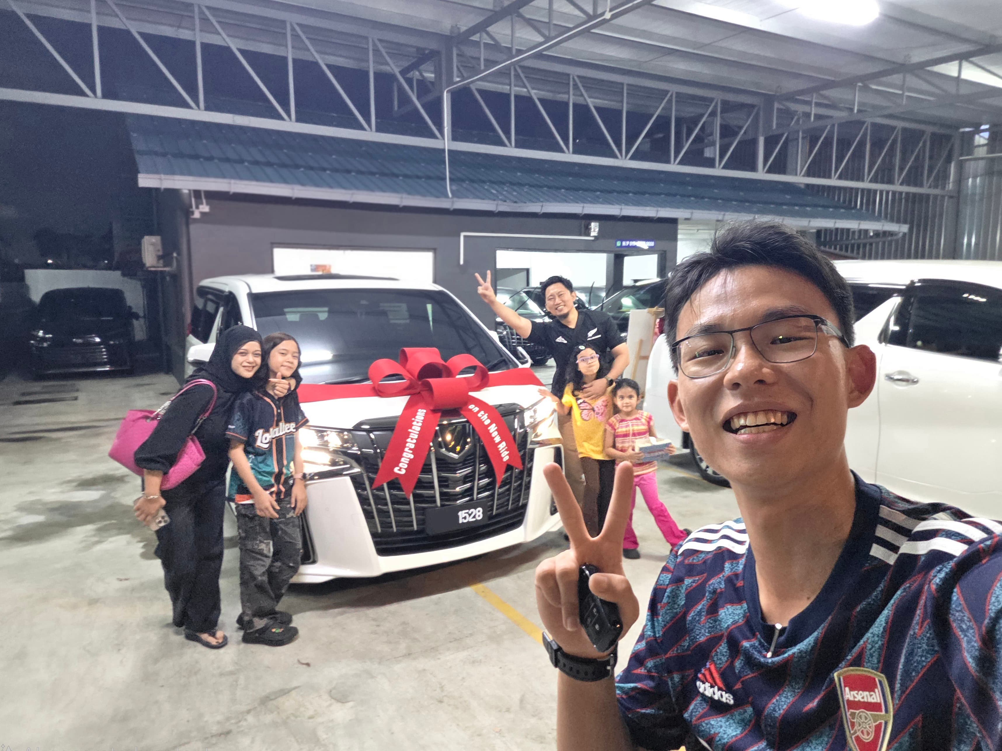 Encik Hafidz with 2021 Toyota Alphard Type Gold